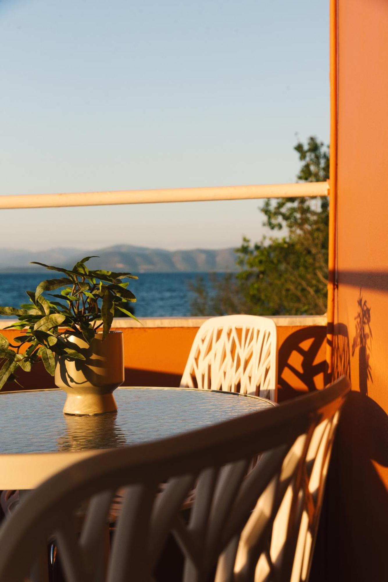 Melador Beachfront Апартаменты